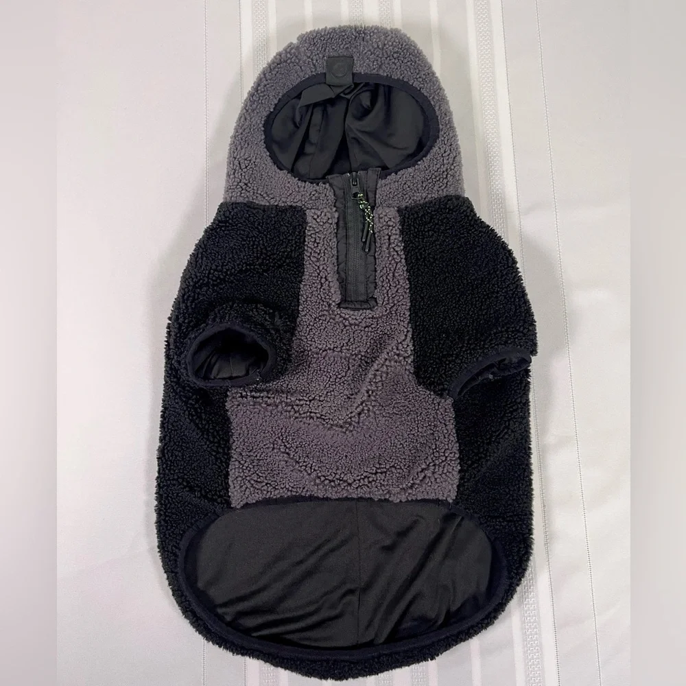 Canada Pooch Sherpa Dog Hoodie Size 18 25-33 lbs Medium Black Grey Fleece Winter